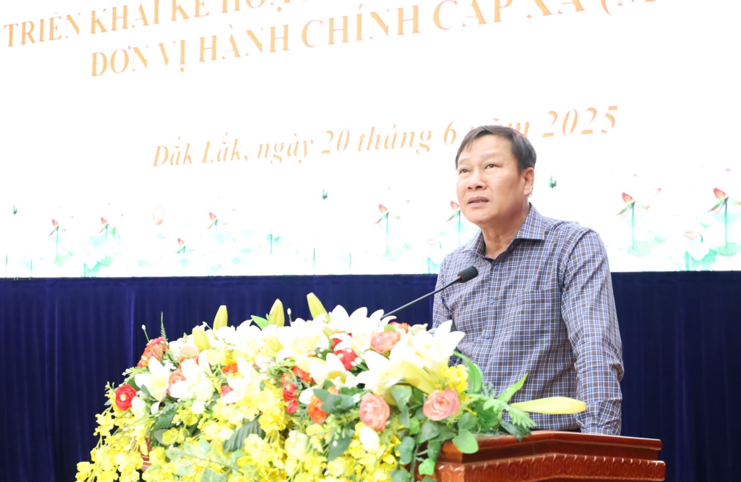 anh 4 bài 9